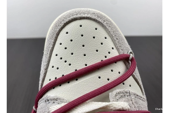 Lot DJ0950-114 35 Dunk Nike O-W Low 1107